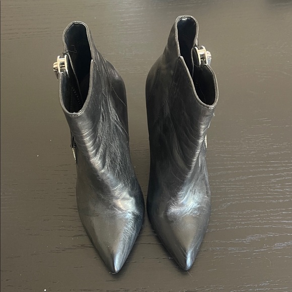 Steve Madden Shoes - Atwvw Madden  Black Ankle Boots Sz 6.5